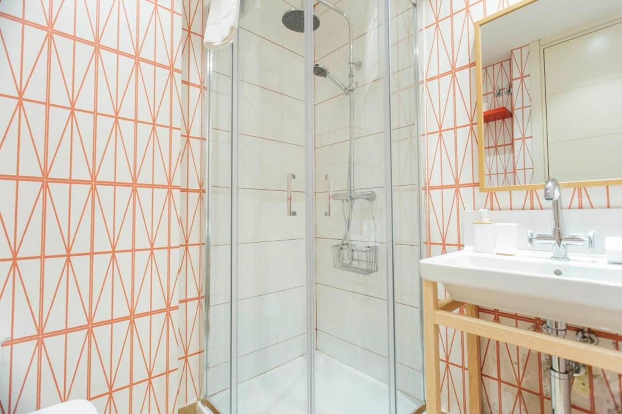세비야 New With Height- 2Bd 1Bth- Pajaritos 아파트 외부 사진