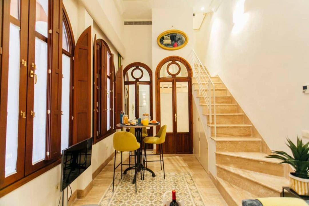 세비야 New With Height- 2Bd 1Bth- Pajaritos 아파트 외부 사진