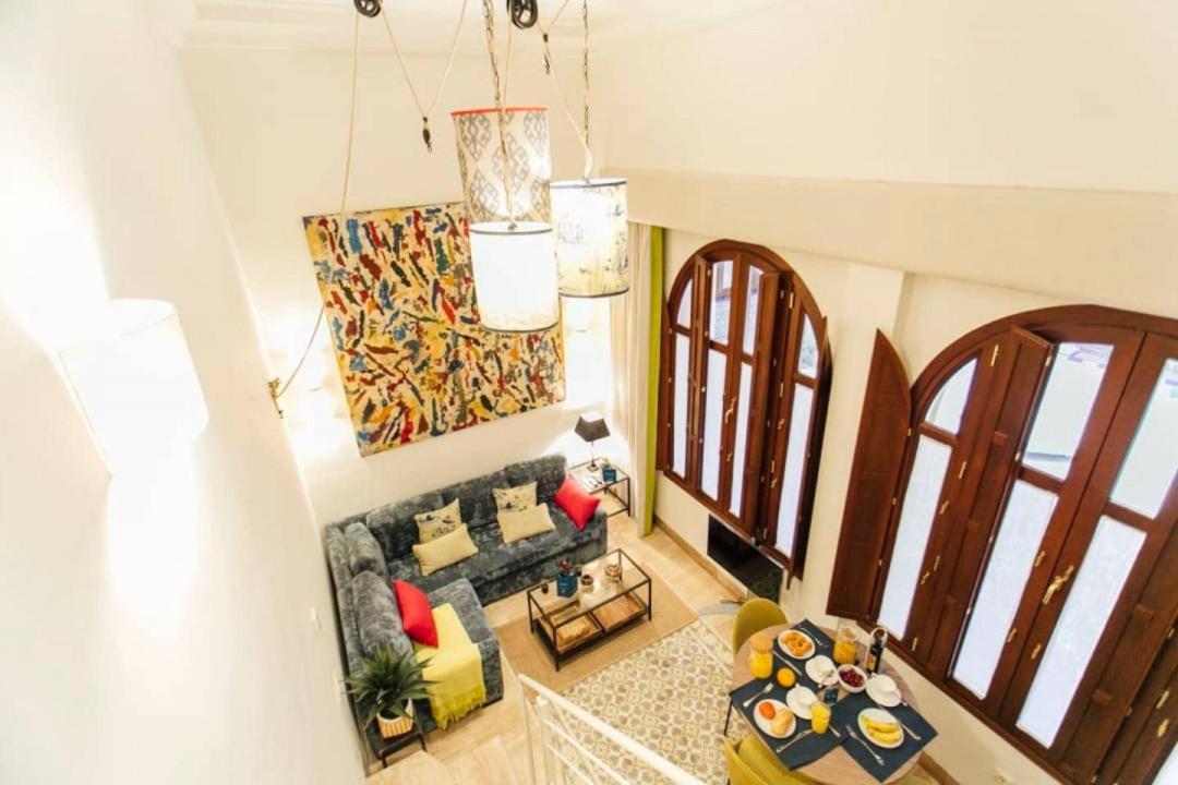 세비야 New With Height- 2Bd 1Bth- Pajaritos 아파트 외부 사진