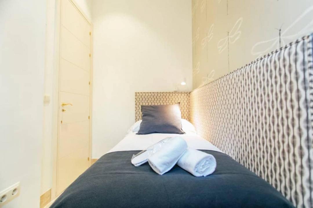 세비야 New With Height- 2Bd 1Bth- Pajaritos 아파트 외부 사진